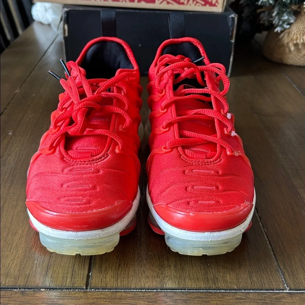 Nike Air VaporMax Plus 'Chile Red' women's size 6.5